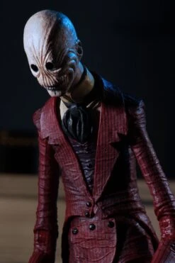 NECA The Conjuring Universe - Ultimate Crooked Man Actionfigur -Spielzeug Puppen Geschäft 14880 9