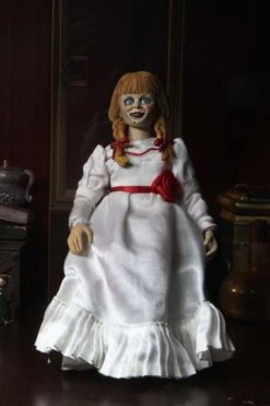 NECA The Conjuring Universe - Annabelle Clothed Actionfigur -Spielzeug Puppen Geschäft 1489310 1