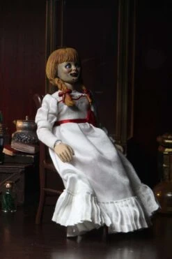 NECA The Conjuring Universe - Annabelle Clothed Actionfigur -Spielzeug Puppen Geschäft 148936 1