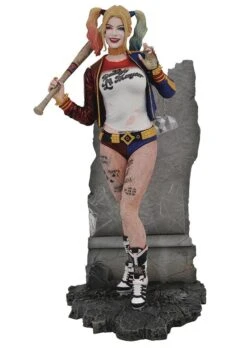 Diamond Select DC Gallery - Suicide Squad Harley Quinn - Comic Statue