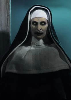 NECA The Conjuring Universe - The Nun - 20cm Figur Nonne -Spielzeug Puppen Geschäft 352496f950dab93d063dc9a7ef6bbeb645ef107461cbcd9f4db54e35e2c0f001