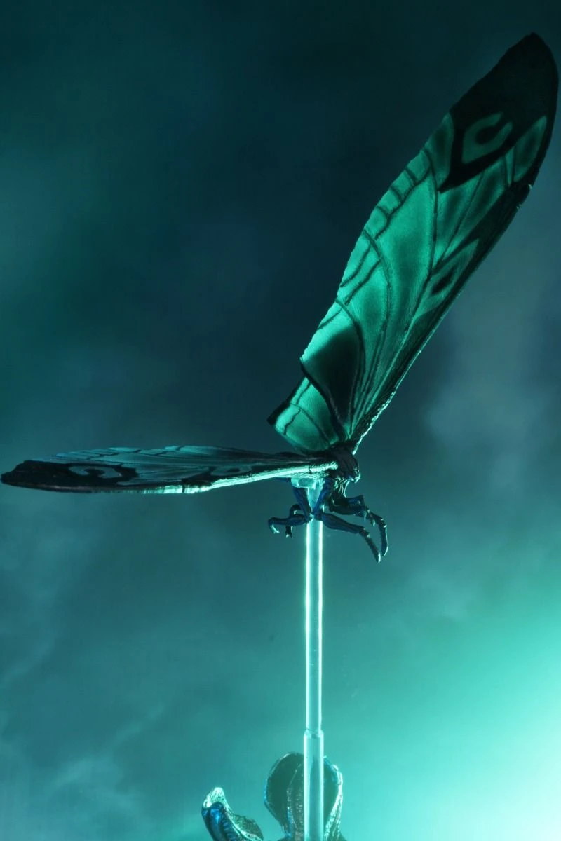 NECA Godzilla - King Of Monsters Mothra Poster Version Wing-to-Wing Actionfigur 7 NECA Godzilla - King Of Monsters Mothra Poster Version Wing-to-Wing Actionfigur – Bild 5