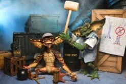 NECA Gremlins 2 - Ultimate Demolition Gremlin 2-Pack - Clothed Actionfigur -Spielzeug Puppen Geschäft demo set10 scaled 1