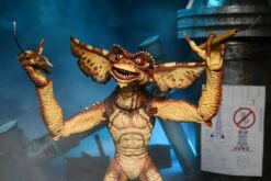NECA Gremlins 2 - Ultimate Demolition Gremlin 2-Pack - Clothed Actionfigur -Spielzeug Puppen Geschäft demo set2 scaled 1
