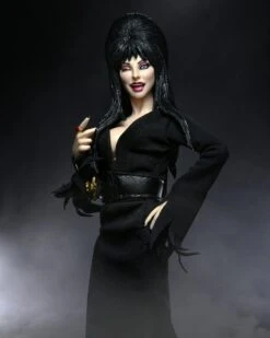 NECA Elvira, Mistress Of The Dark - Clothed Actionfigur -Spielzeug Puppen Geschäft elvira11 scaled 1