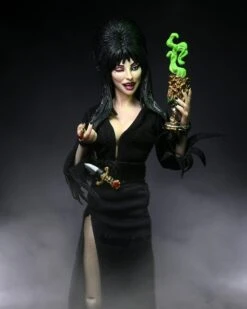 NECA Elvira, Mistress Of The Dark - Clothed Actionfigur -Spielzeug Puppen Geschäft elvira12 scaled 1