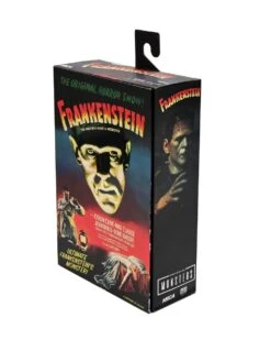 NECA Universal Monster Figur- Ultimate Frankensteins Monster (Color) -Spielzeug Puppen Geschäft frank pkg1 scaled 1