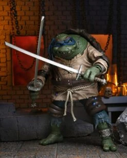 NECA Universal Monsters X TMNT - Ultimate Leonardo Als The Hunchback Figur -Spielzeug Puppen Geschäft leo12 scaled 1