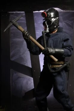 NECA My Bloody Valentine - The Miner - Clothed Actionfigur 13 NECA My Bloody Valentine - The Miner - Clothed Actionfigur -Spielzeug Puppen Geschäft miner2 scaled 1 6