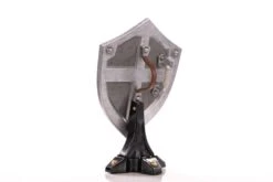 Diverse First 4 Figures - The Legend Of Zelda - Hylian Shield Statue -Spielzeug Puppen Geschäft x f4fbotwhs t
